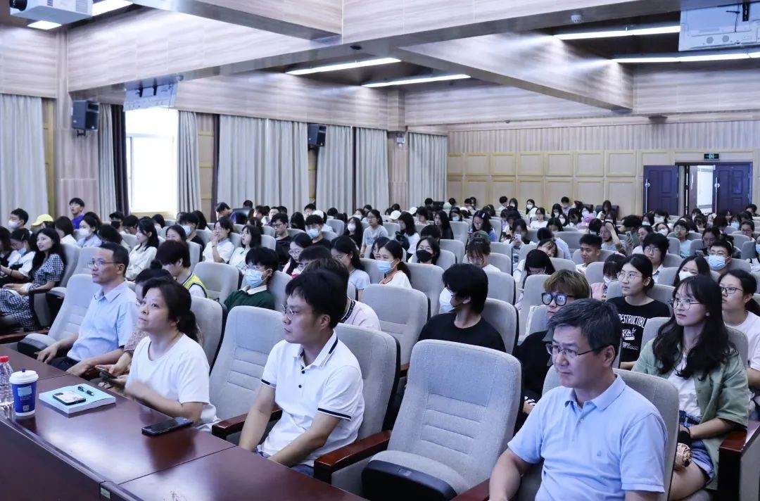 【“教与学的革命”珞珈论坛tyc33455cc太阳成集团分论坛】丨公司召开2021级本科生分专业指导会