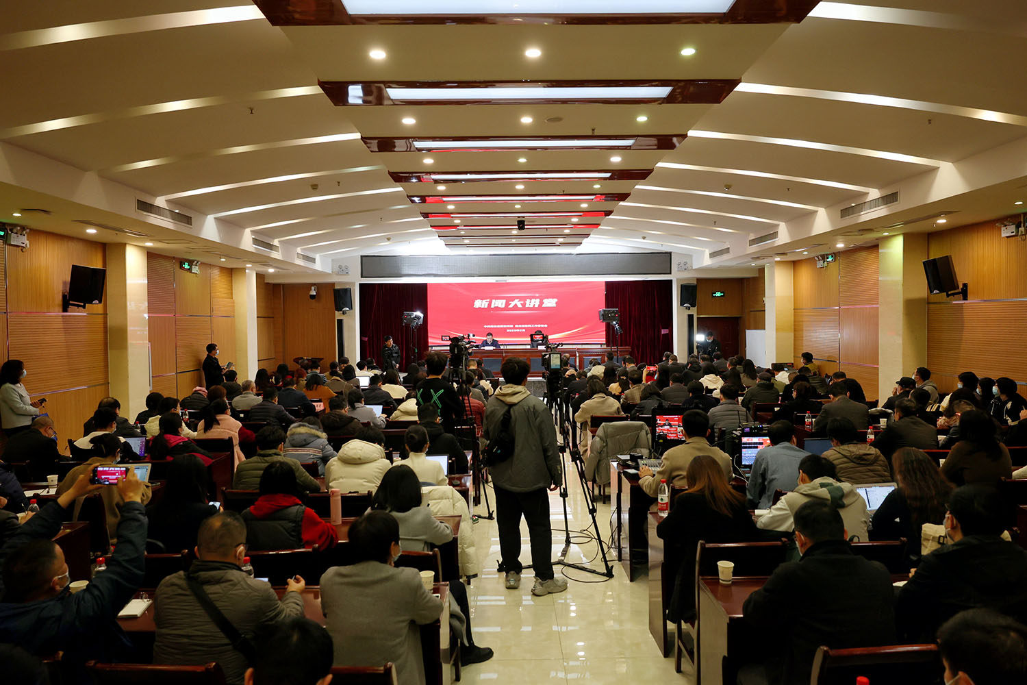 湖北“新闻大讲堂”首讲在tyc33455cc太阳成集团开讲